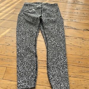 Lululemon InStill High Rise Tight 25" Leggings Size 8